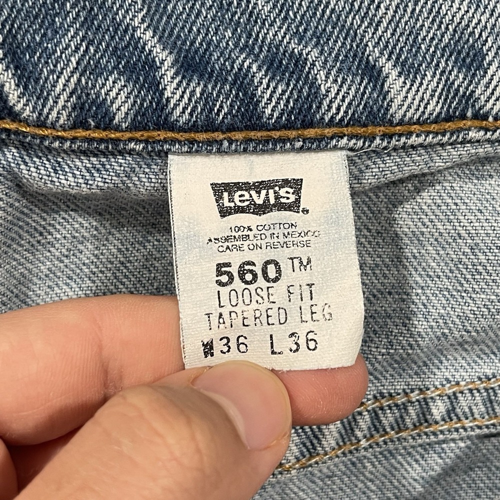 Vintage Levis 560 Jeans Mens 36x36 Blue Loose Tapered 90s Light Wash Y2K - Picture 3 of 14